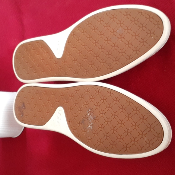 UGG SHOES - Picture 7 of 9